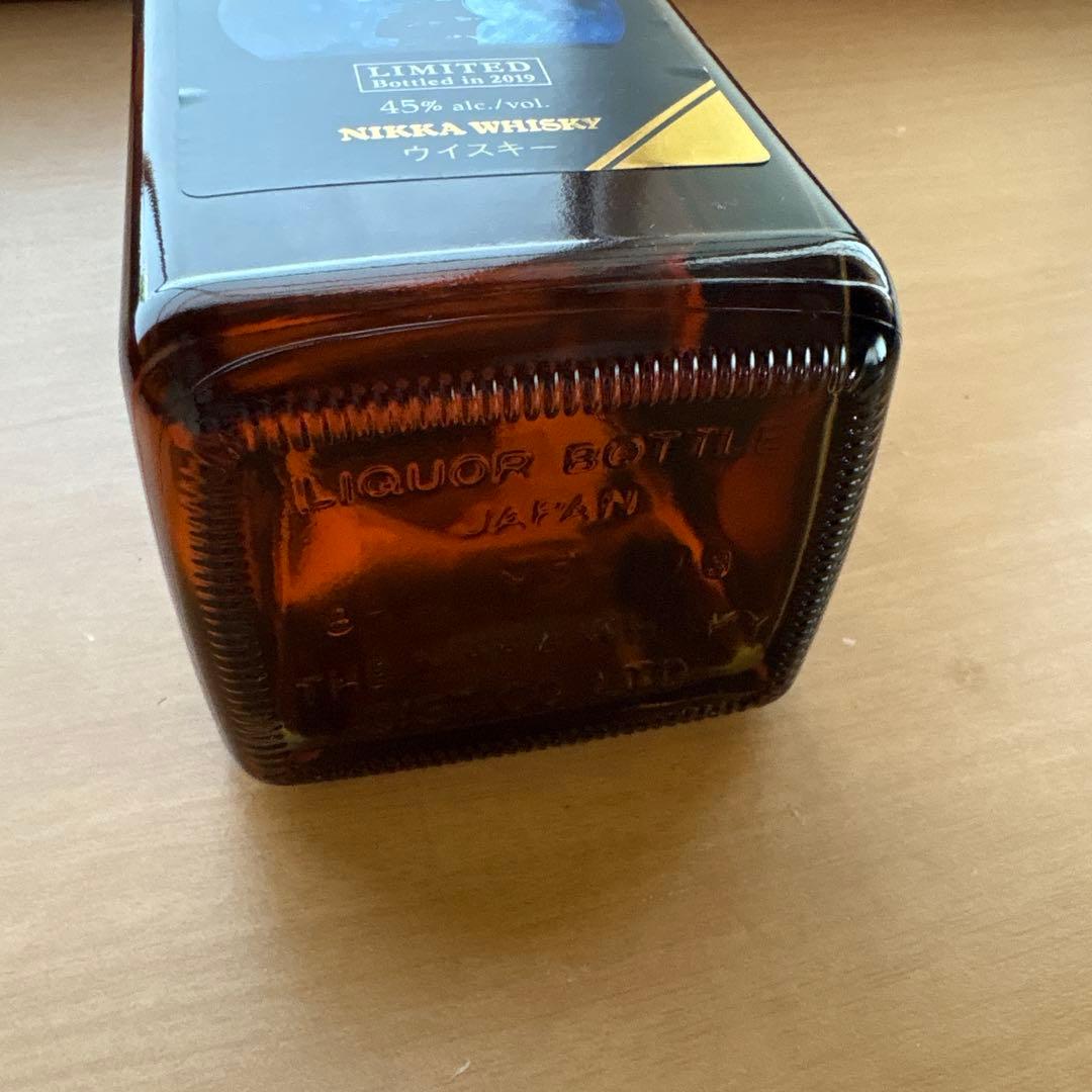 ブラックニッカ　ディープブレンドナイトクルーズ700ml