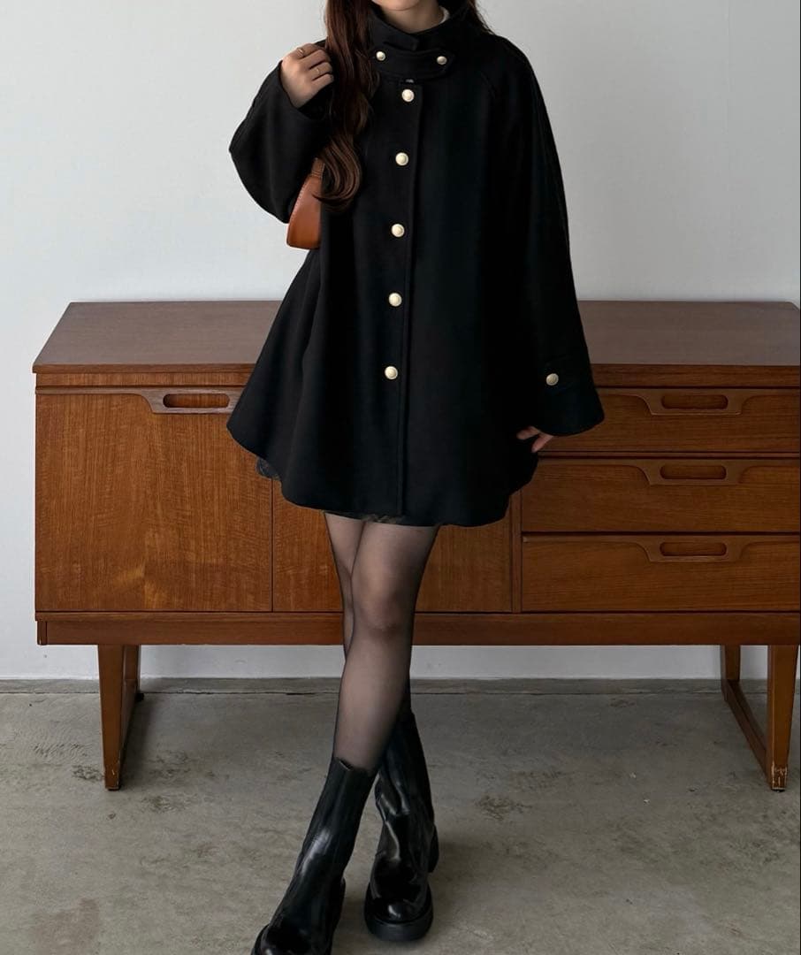 新品タグ付きcallautia カラウティア　ゴールドボタンミドルコート