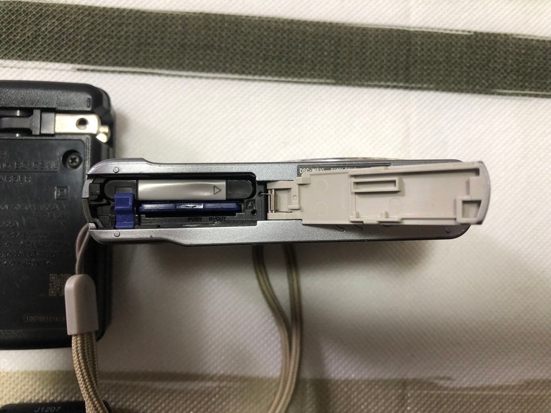 SONY DSC-W810 20.1メガピクセル画素 コンパクトデジタルカメラ