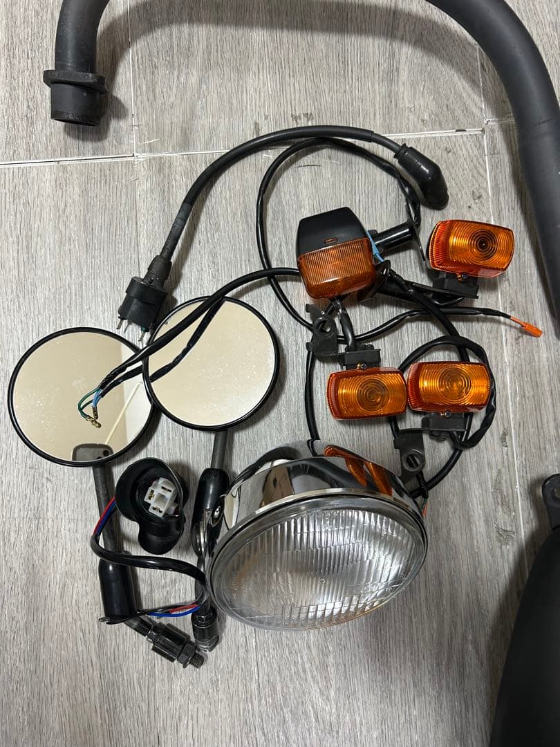 ホンダ　ＦＴＲ２２３　純正マフラー ミラー、ウインカー