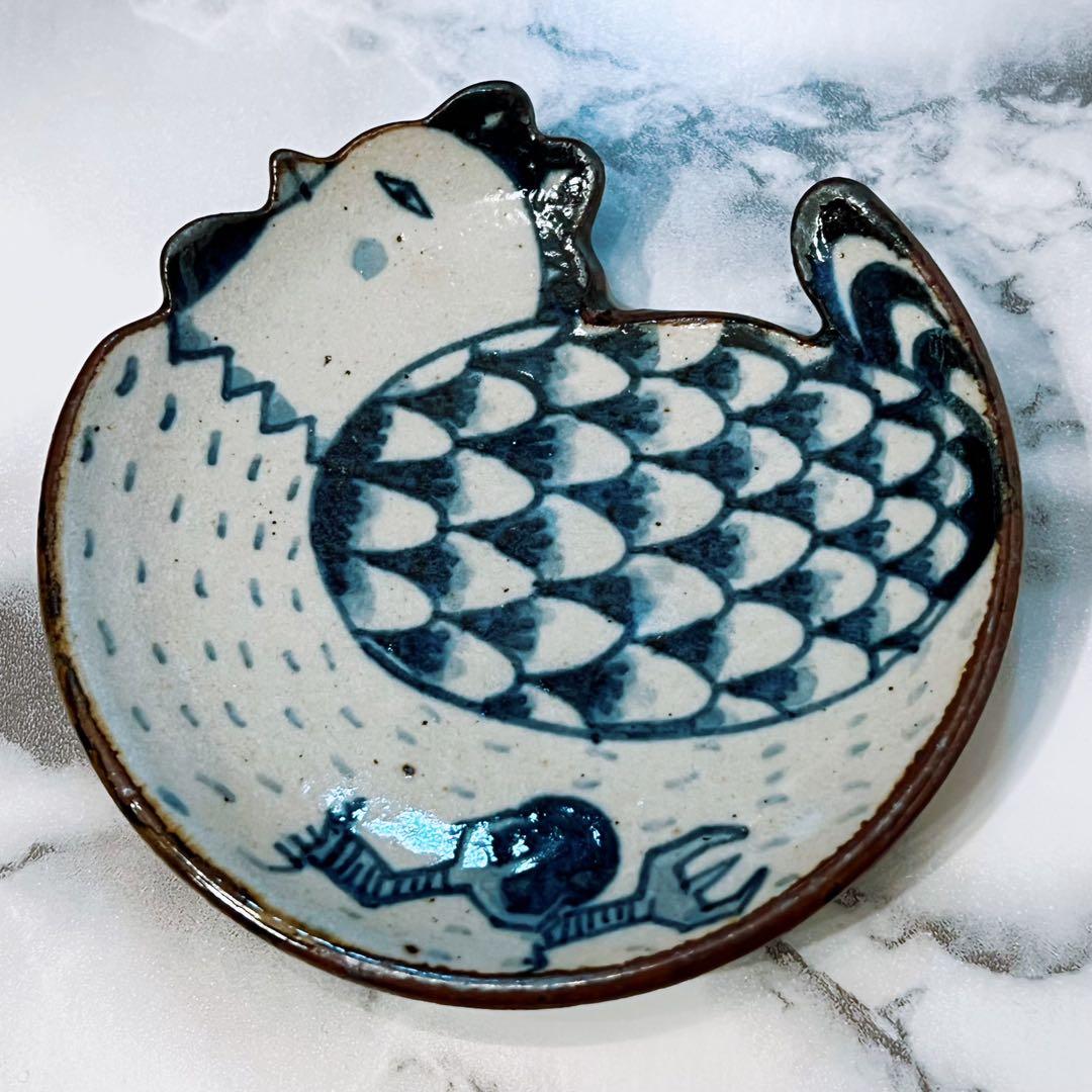 白と黒のニワトリ ヒヅミ峠舎 豆皿 やちむん 陶器 作家 絵皿