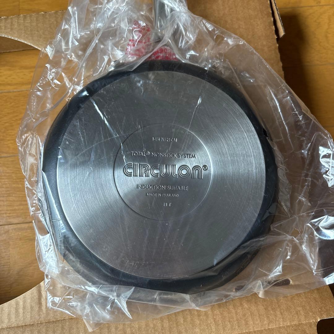 新品未使用＊CIRCULON フライパン21cm、ガラス蓋付ディープパン26cm