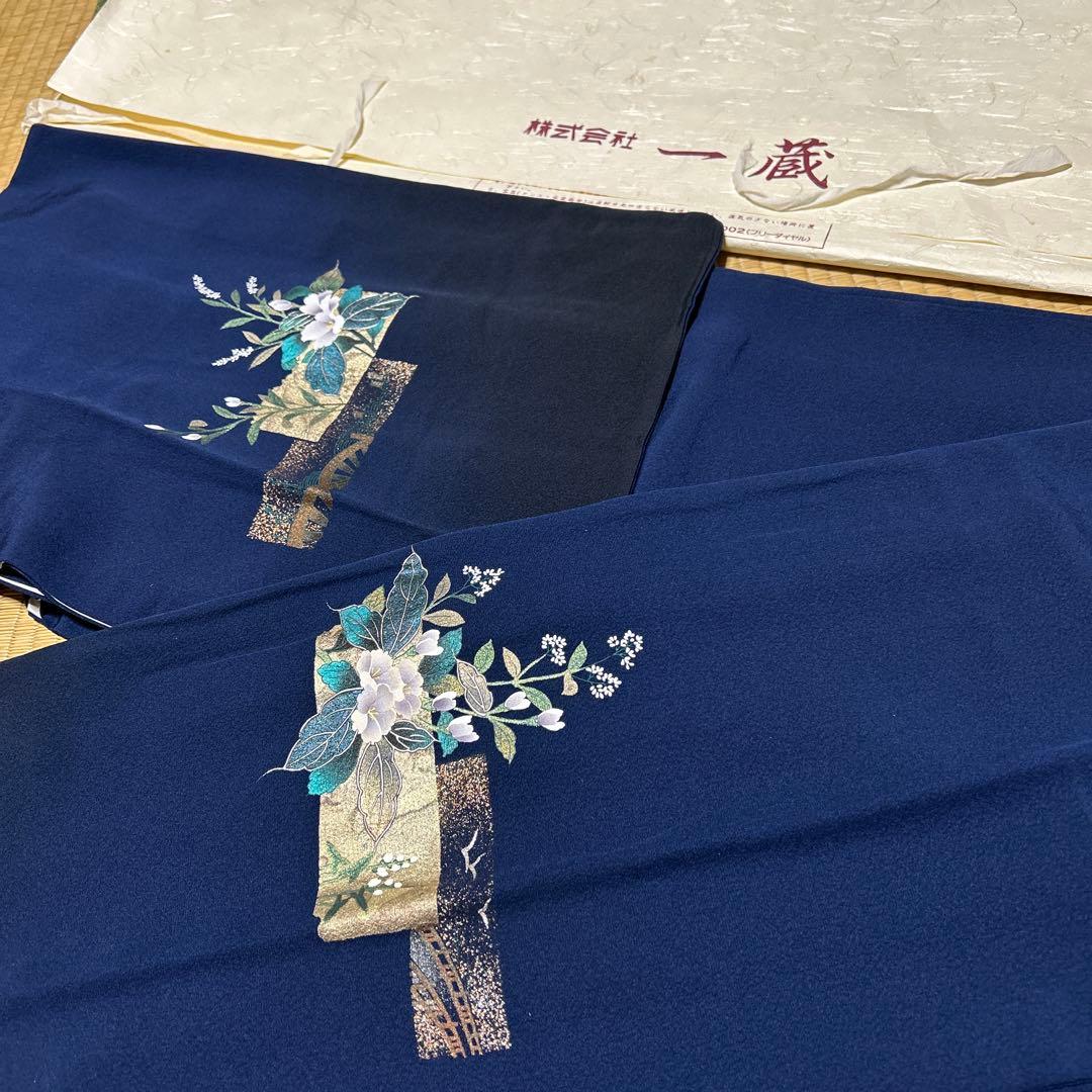 株式会社一蔵謹製　中古品正絹袷　金彩友禅訪問着　紺色裾は濃紺ぼかし