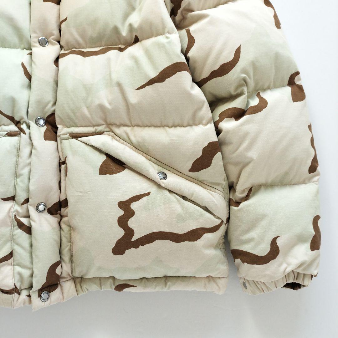 美品 ディスイズネバーザット ダウンジャケットカモフラ【Ｌ】