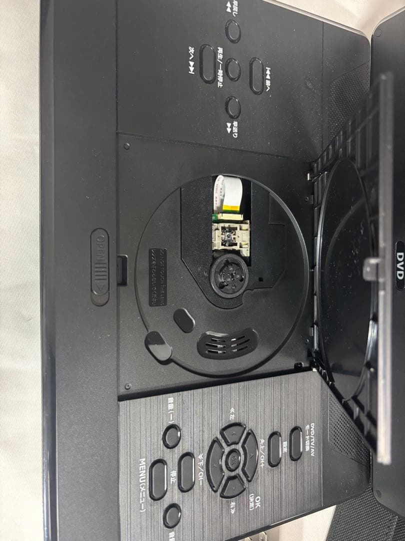 14インチ ポータブルDVDプレーヤー 地デジTVチューナー搭載モデル