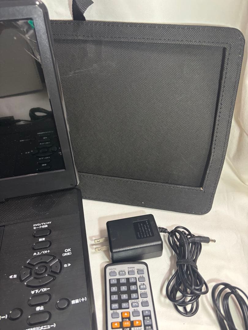14インチ ポータブルDVDプレーヤー 地デジTVチューナー搭載モデル