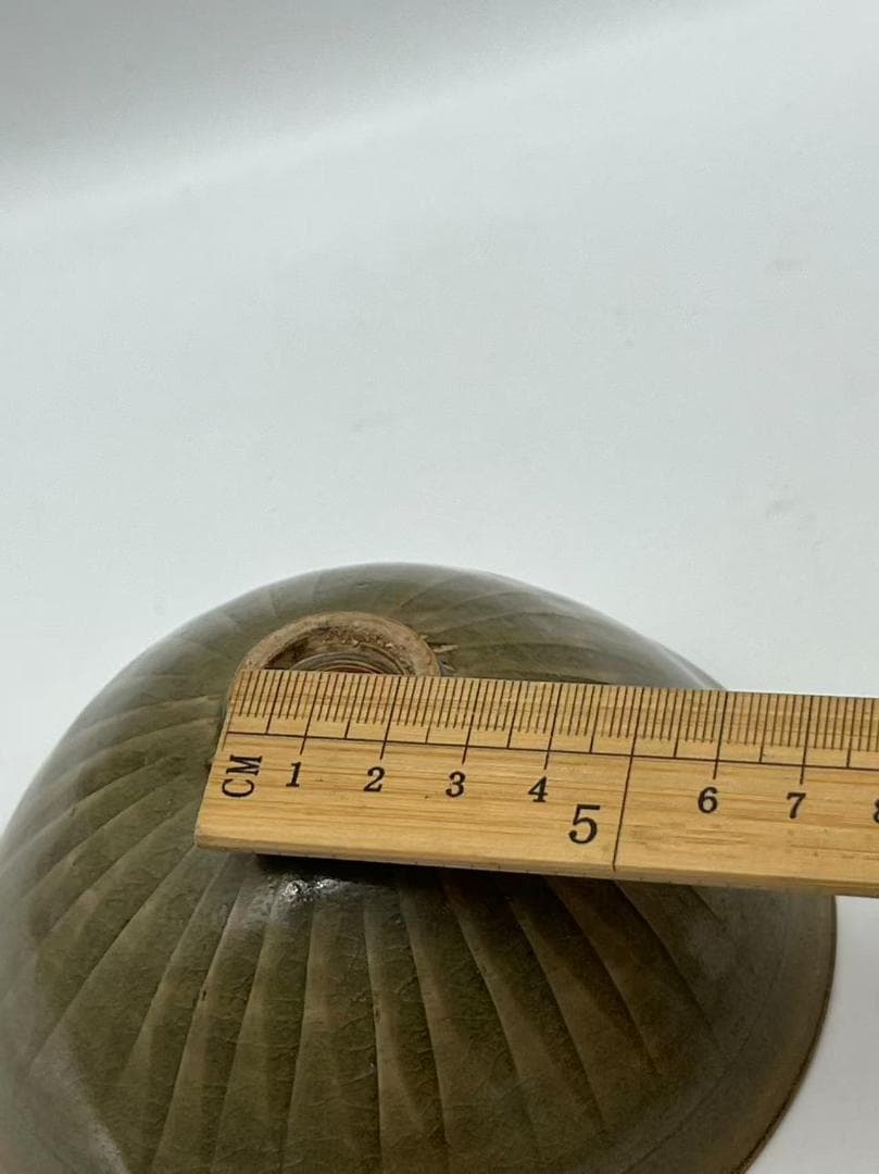 北宋～金時代　紀元 10 世紀～13 世紀頃耀州窯青釉刻花唐草文碗(F-124)