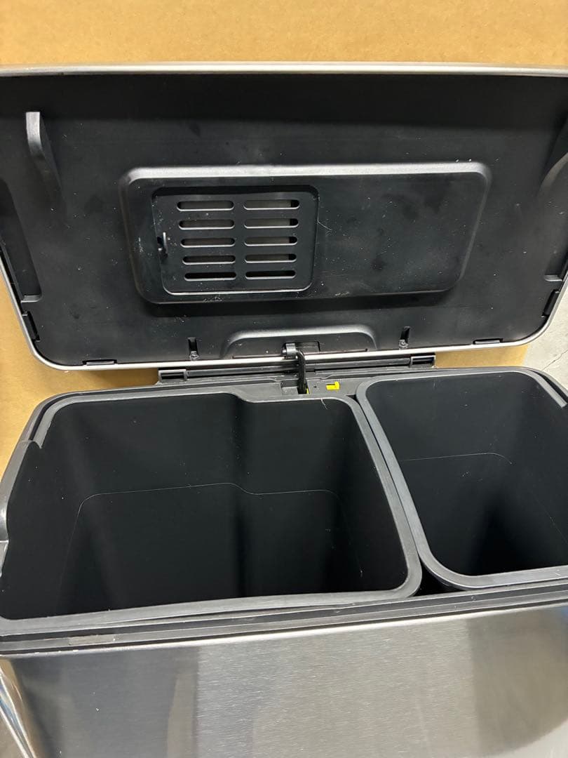 EK0 ステンレススチール ペダル式ごみ箱 28L + 18L