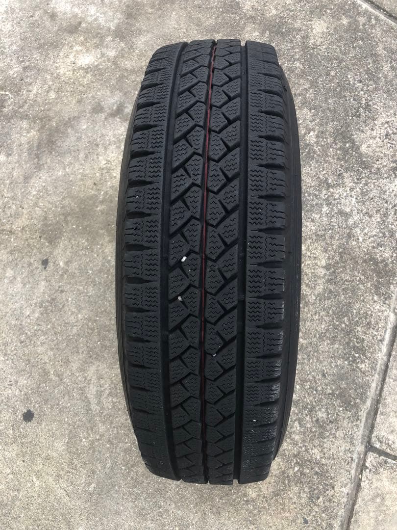 スタッドレスタイヤ 15インチ デイトナ DAYTONA ハイエース VL1