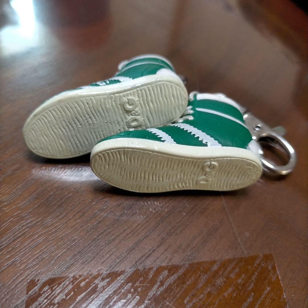 【非売品】D&G スニーカー型キーホルダー 緑