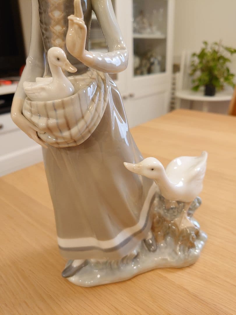 【極美品 無欠損 希少】LLADRO リヤドロ No.4815『ガチョウと少女』