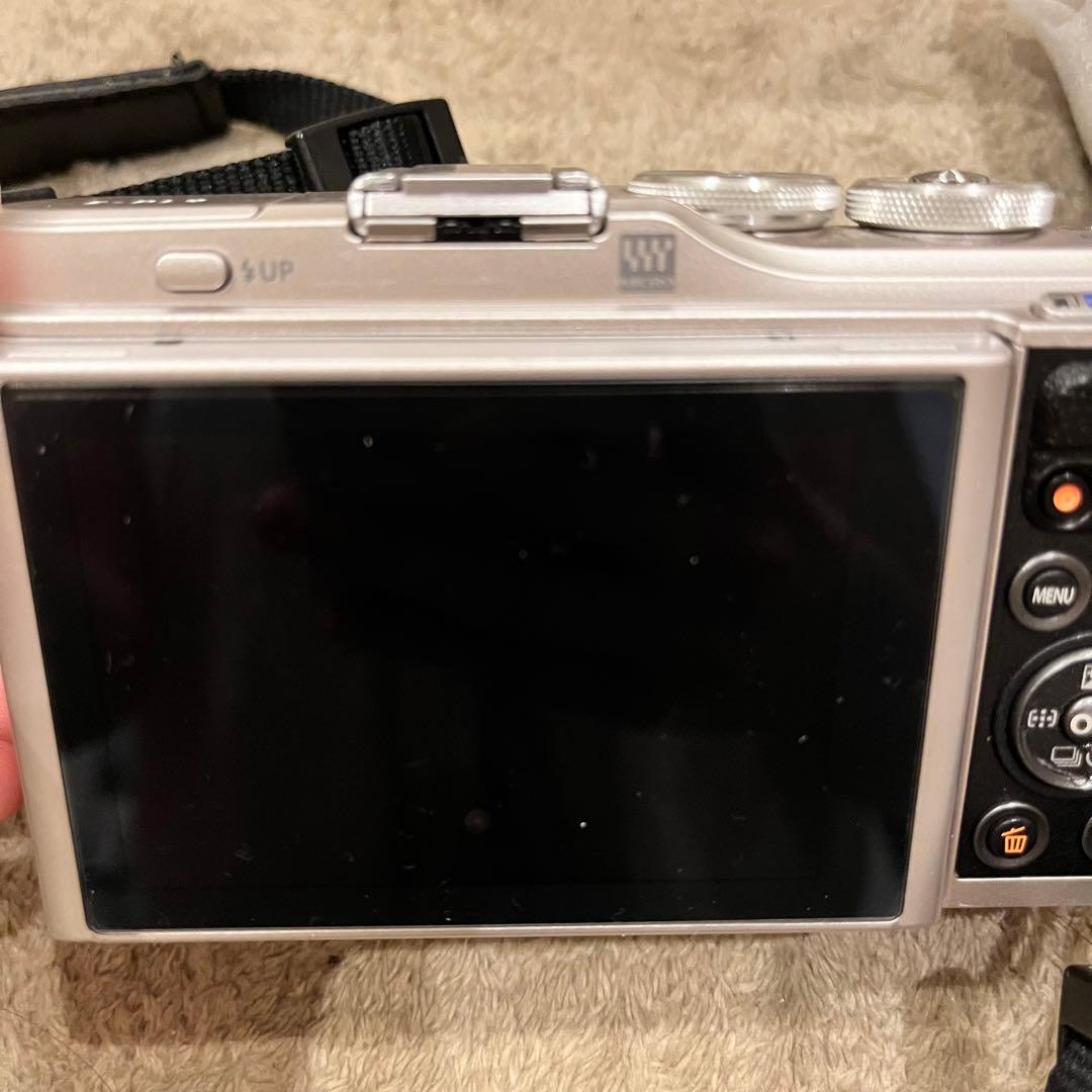 OLYMPUS ミラーレス一眼カメラ PEN E-PL9 ダブルズームキット