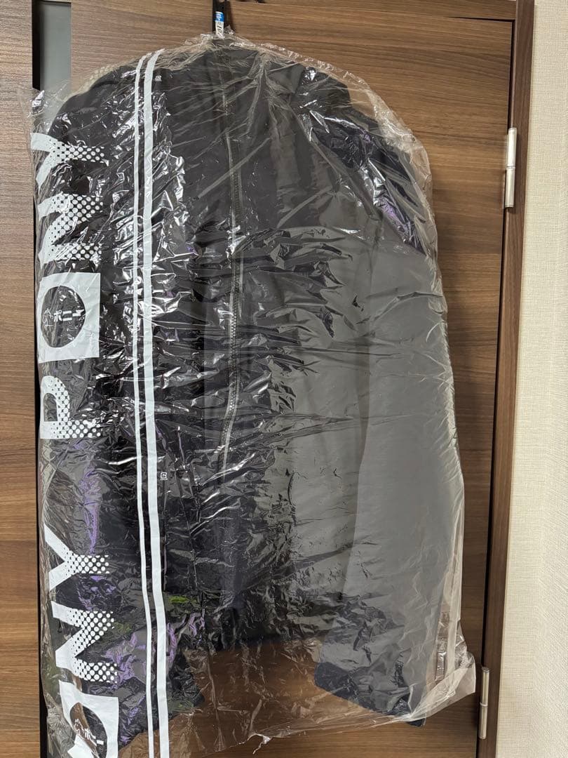 ATTACHMENT透湿防水3レイヤーナイロンリップ　フーデッドダウンジャケット