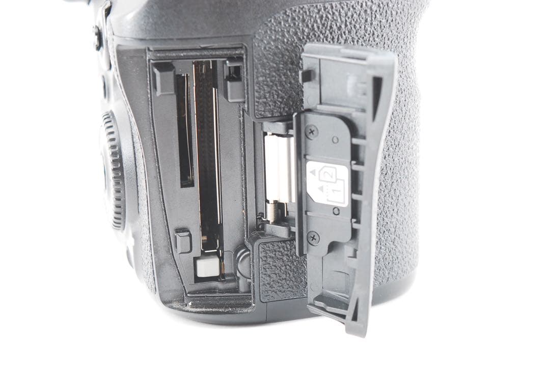 一眼レフカメラCanon EOS 7D Mark II 標準&望遠レンズセット