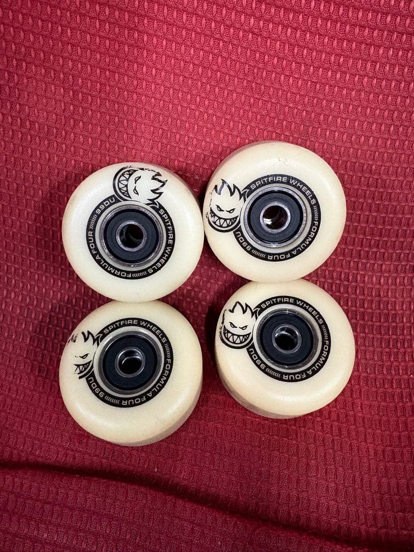 April スケートボード デッキ・パーツ