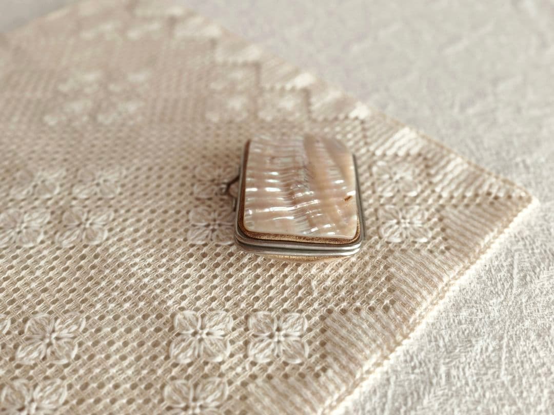 * vintage purse ୨୧ .·*° 貝がらの 小物入れ がま口