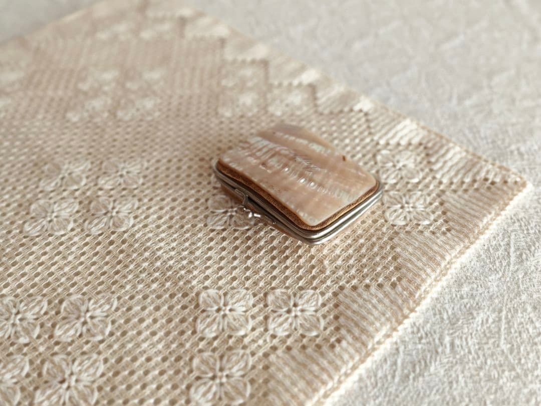 * vintage purse ୨୧ .·*° 貝がらの 小物入れ がま口