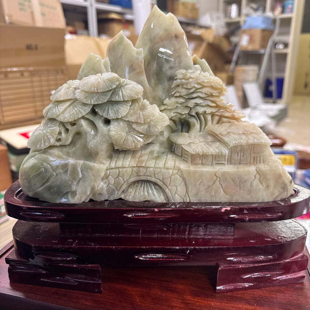 玉 山水風景 彫刻 木製台座付き