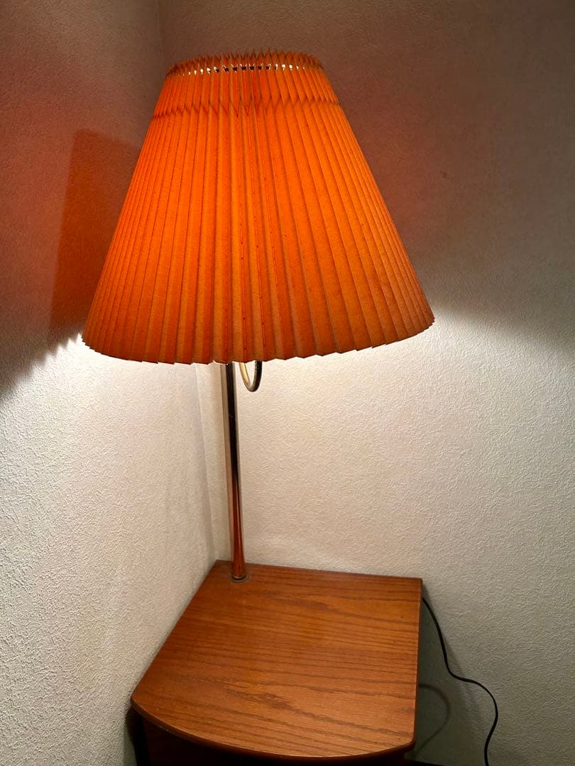 木製サイドテーブル 引き出し付き