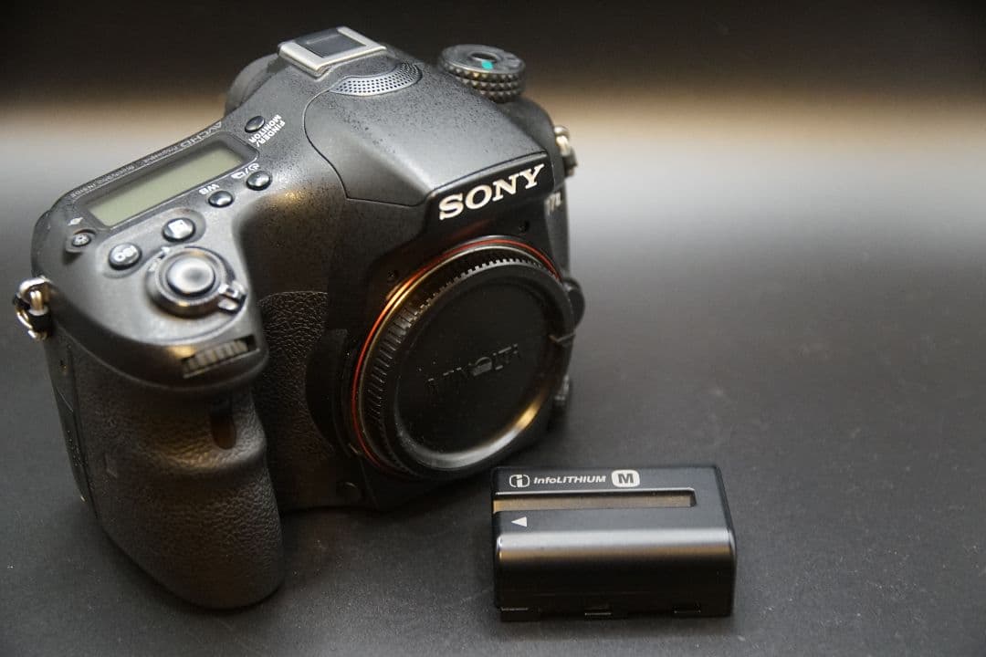 【中古】SONY α77 II デジタル一眼レフカメラ 本体+バッテリー