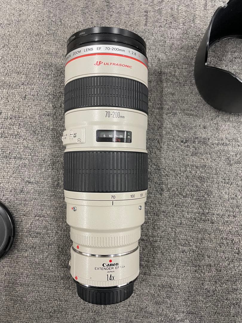 CanonEF 70-200mm f/2.8 L USM ズームレンズおまけ付き