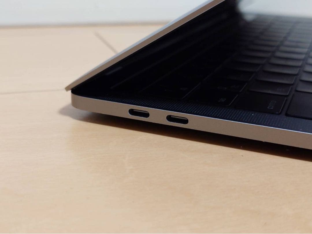 d*7様 MacBook Pro13インチ A1706