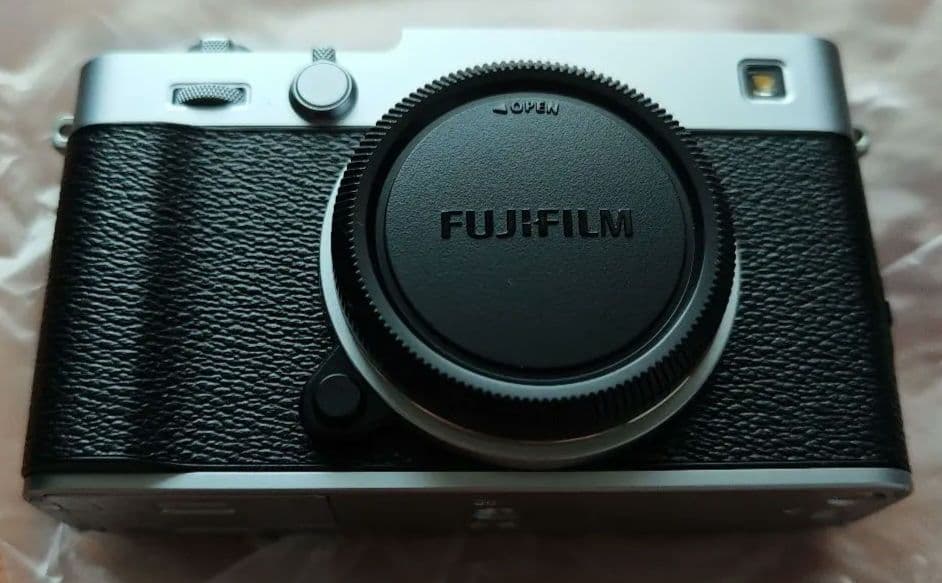 【ボディのみ】未使用品 FUJIFILM X-E5 シルバー 保護フィルム付き