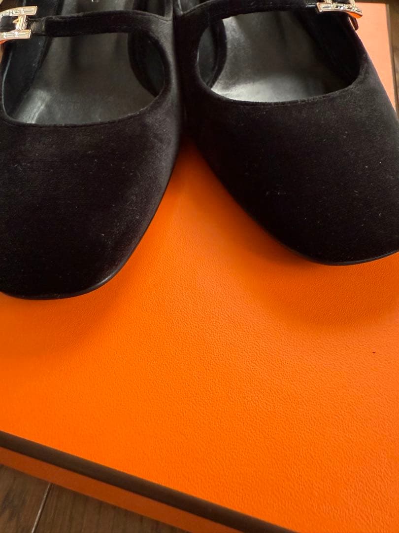エルメス☆黒スエードストラップ付きミュール