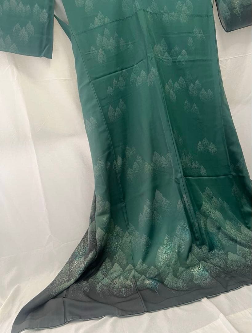 着物　正絹　オシャレ　八掛に刺繍　訪問着　付け下げ