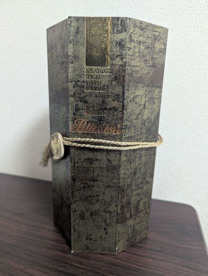 【ウイスキー・限定カートン】Blanton's ゴールド