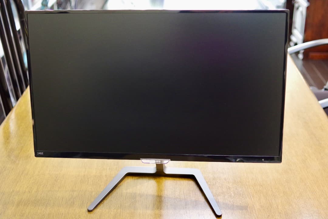 Phillips 246E（24インチ広角液晶ディスプレイ）