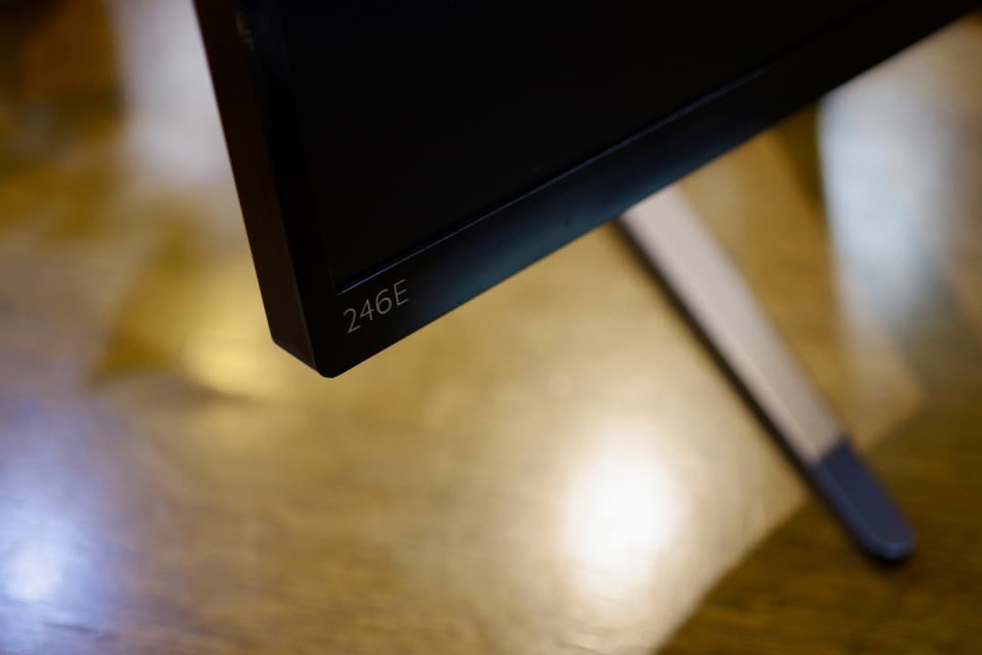 Phillips 246E（24インチ広角液晶ディスプレイ）