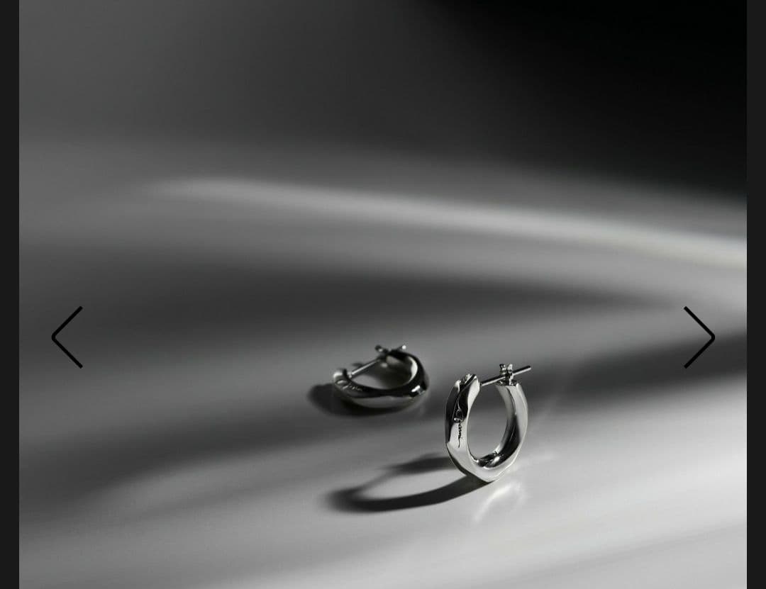 定価22000円【美品】GARNI クロッケリー 両耳ピアス フープ sv925