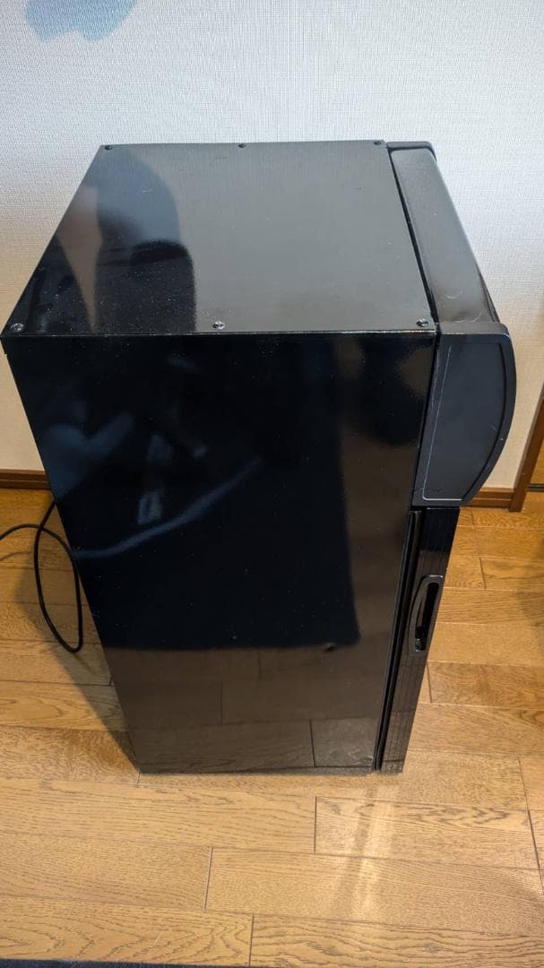 ショーケース冷蔵庫　レッドブルロゴ！