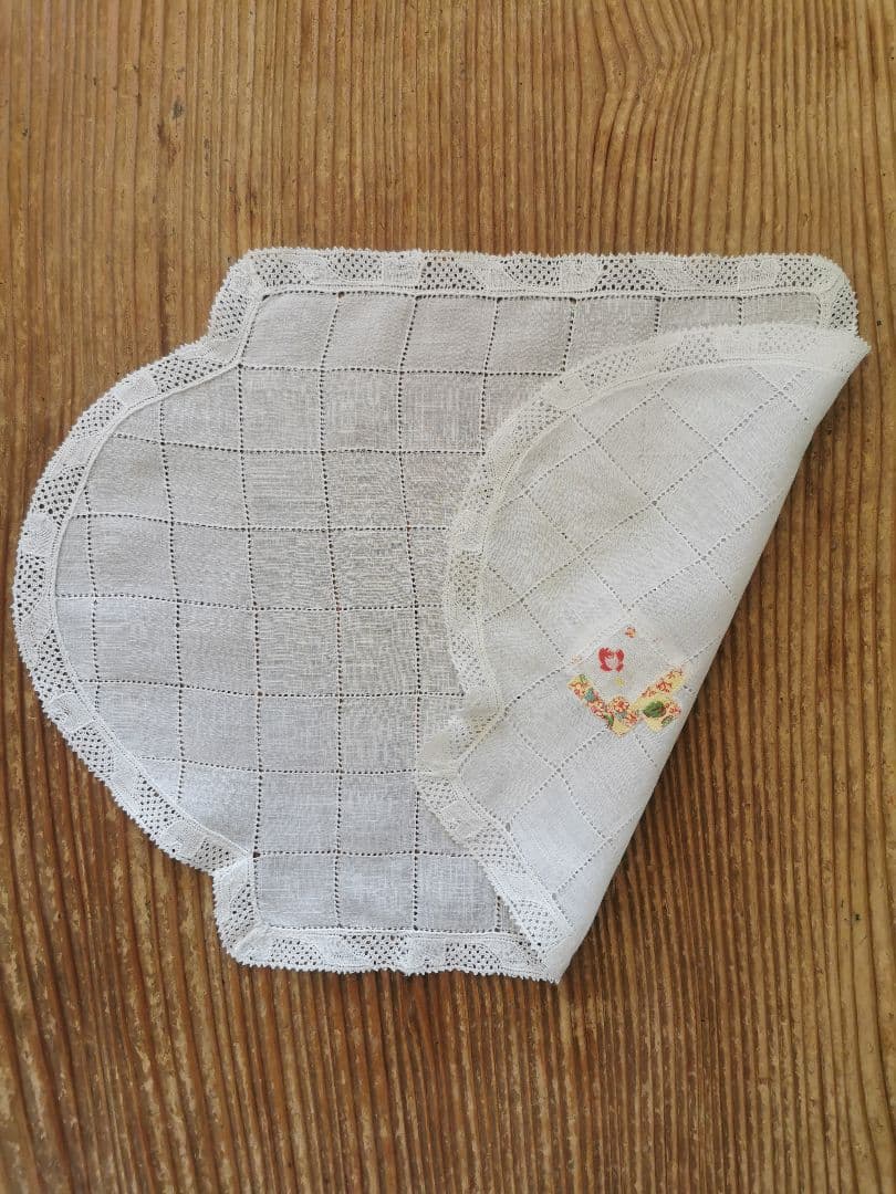 アンティーク ベルギーフランダースボビンレーストリム ドローンワーク変形ドイリー