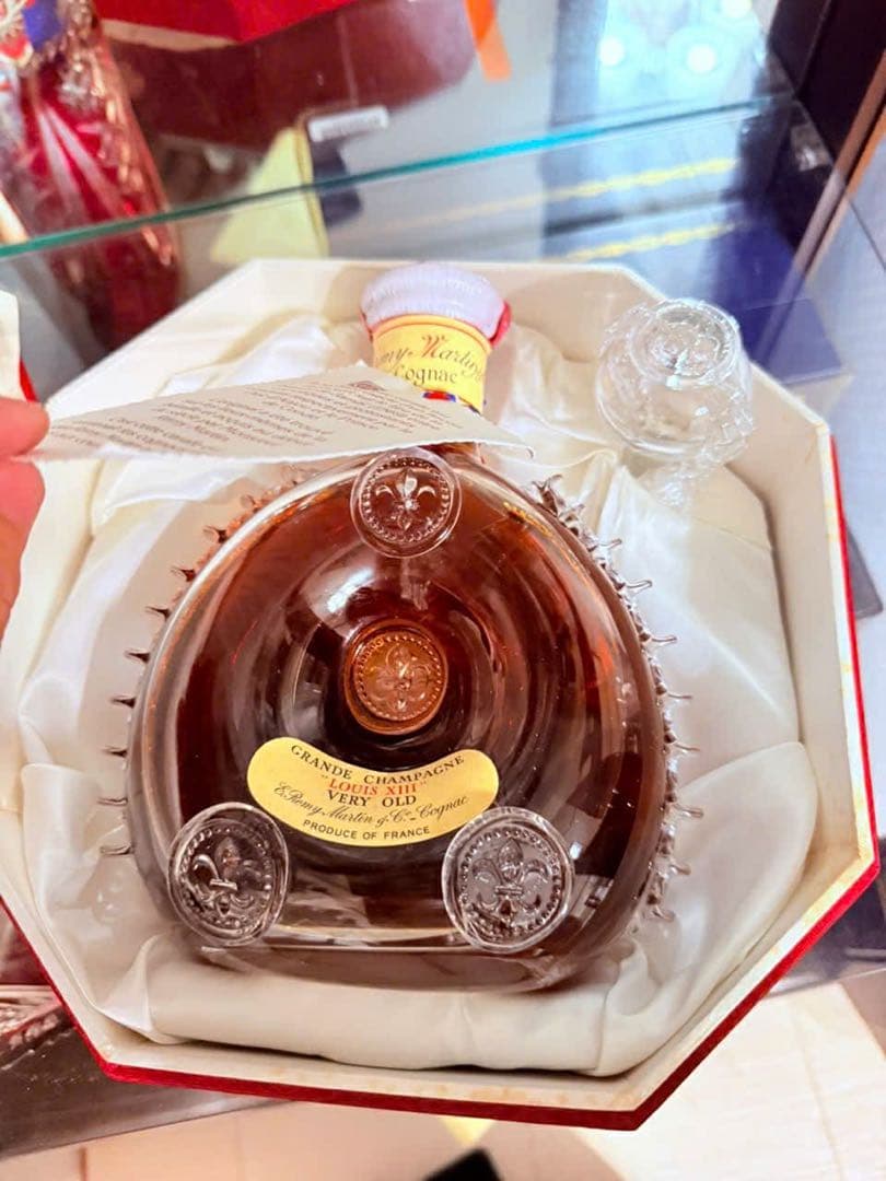 REMY MARTIN Louis XIII Cognac 赤い八角形パッケージ