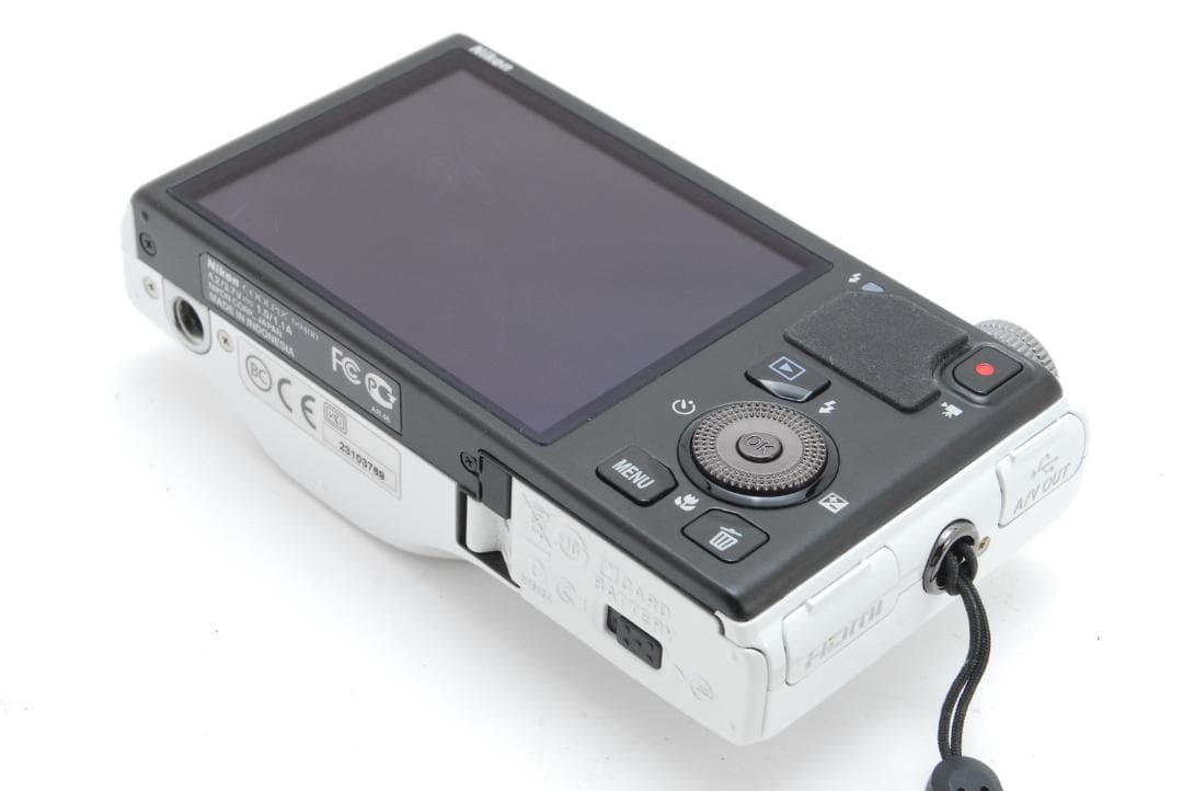 Nikon COOLPIX s9400 white 18倍ズーム デジタルカメラ