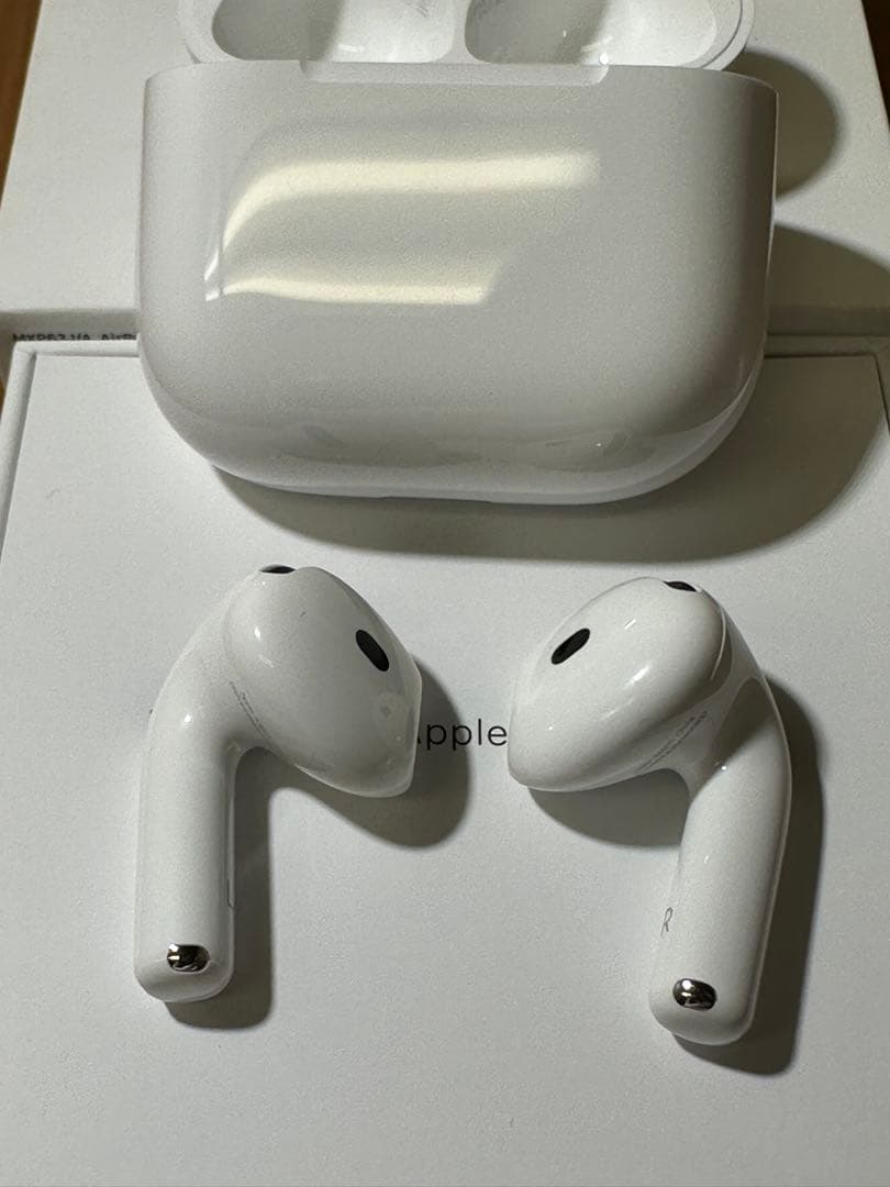 【極美品】 AirPods 4 ANC非搭載 MXP63J/A JQ4FC