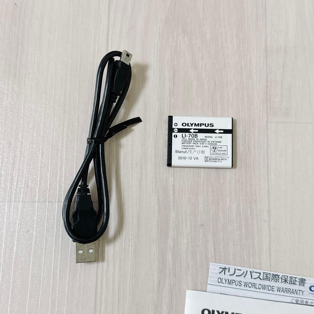 2449【美品】OLYMPUS VG-110 デジタルカメラ シルバー