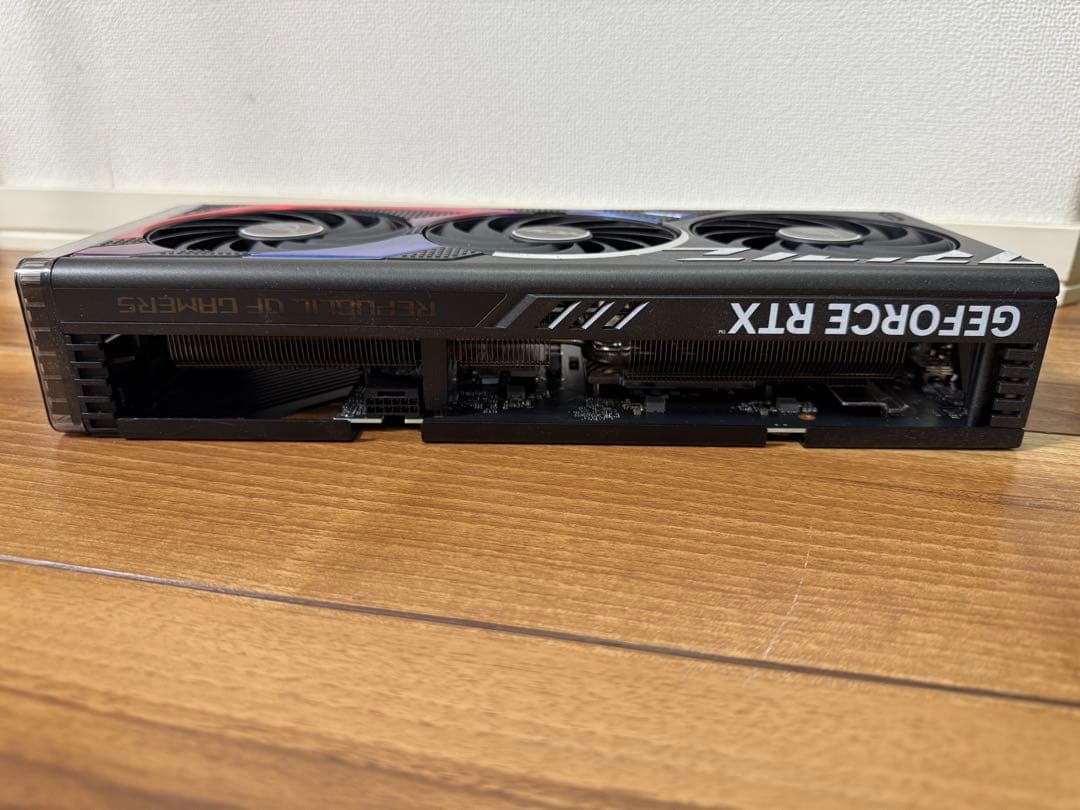 グラフィックボード・グラボ・ビデオカード ASUS ROG STRIX GAMING RTX 4070 Super