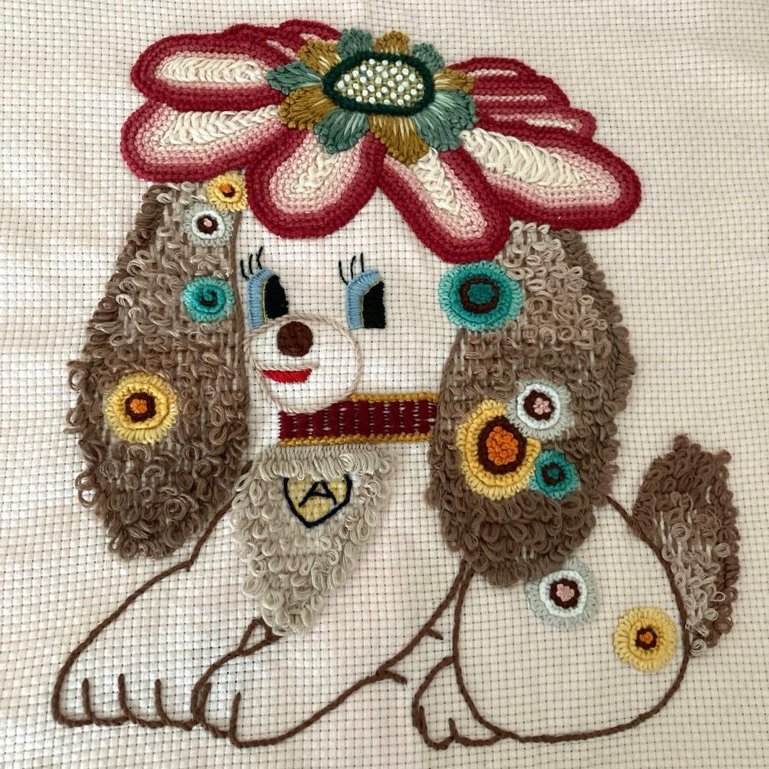 クッションカバー　2枚　手刺しゅう　昭和　レトロ　デザイン　ピンク　戸塚刺繍