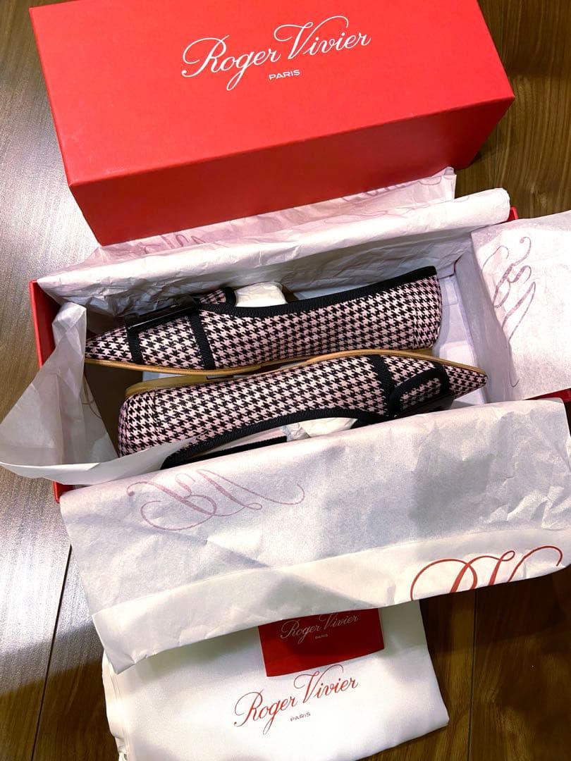 も*ぶ様 Roger Vivier ロジェ ヴィヴィエ パンプス フラットシュー