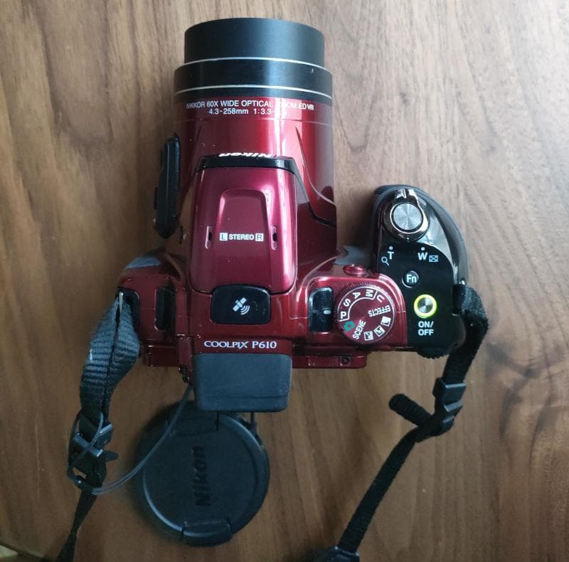 Nikon Coolpix P610 レッド 60倍光学ズーム