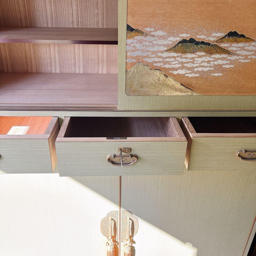 高級桐箪笥 観音開き 山水絵 伝統工芸品 桐ダンス　和ダンス 鍵付き 送料込み