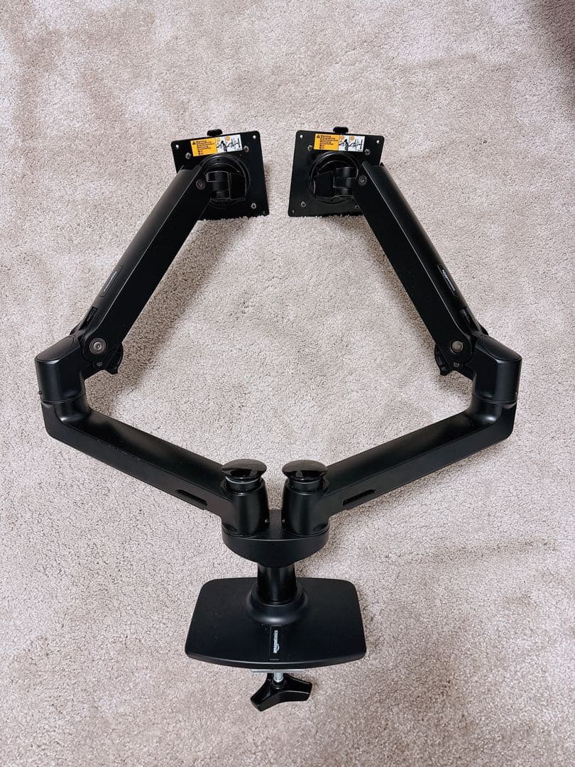 Amazonベーシック モニターアーム デュアル-ディスプレイタイプ 32インチ