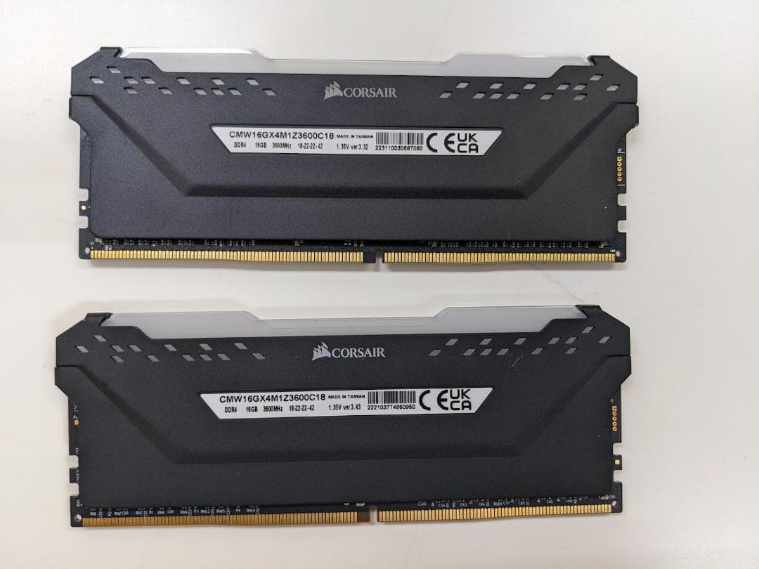 VENGEANCE RGB PRO 16GB DDR4 3200MHz　2枚