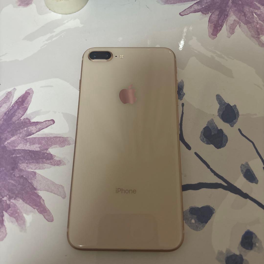 iPhone 8 Plus ゴールド 本体