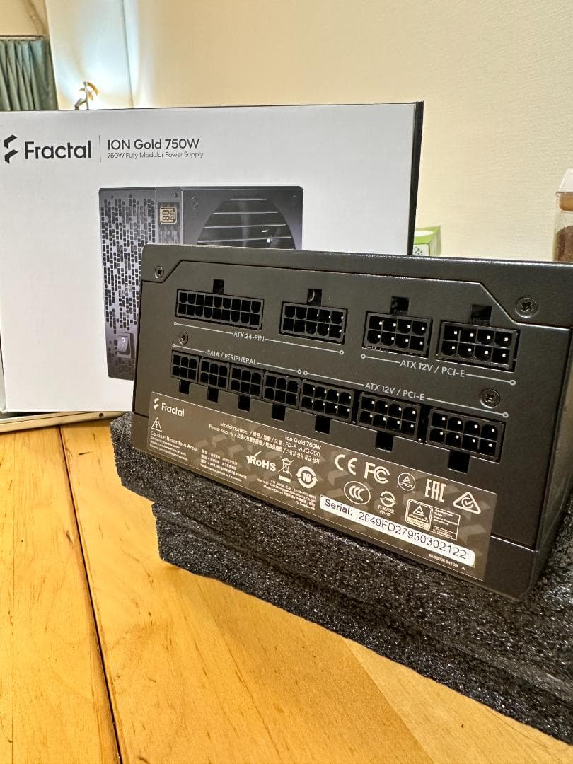 PSU Fractal ION Gold 750W フルモジュラー電源