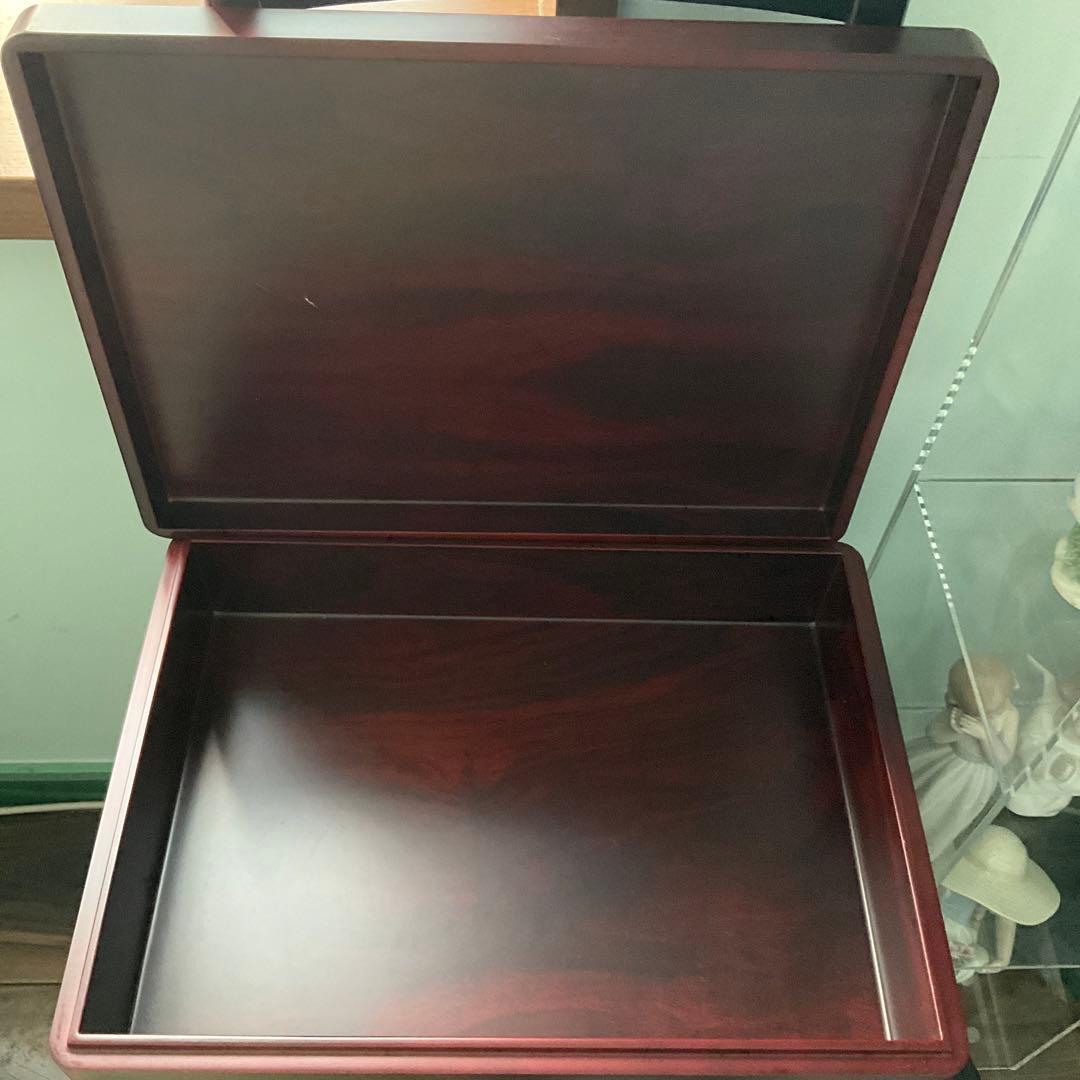 重厚で大変趣の御座います整理箱です。