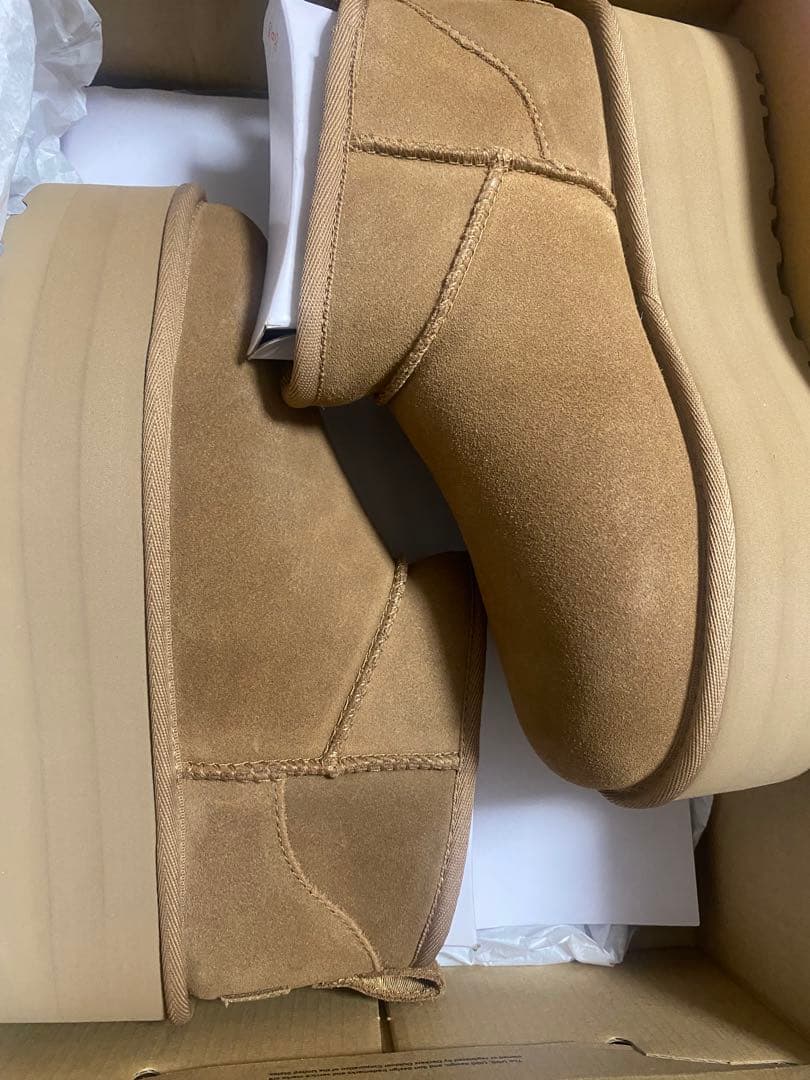 新品未使用UGGクラシックウルトラミニ プラットフォーム チェスナット 23cm